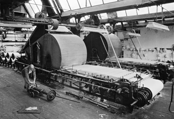 In the warehouse. Slasher sizing machines, warp preparation. 1975