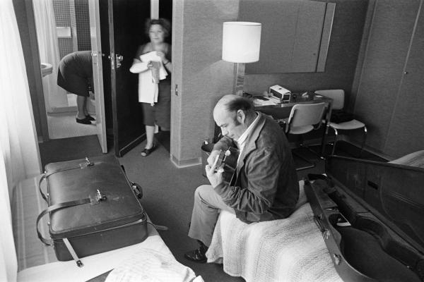 Julian Bream practising guitar in Hotel Claridge, Rome. 17 March 1981
