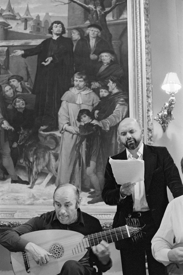 Julian Bream with tenor Robert Tear, Antwerp, Belgium. September 1981