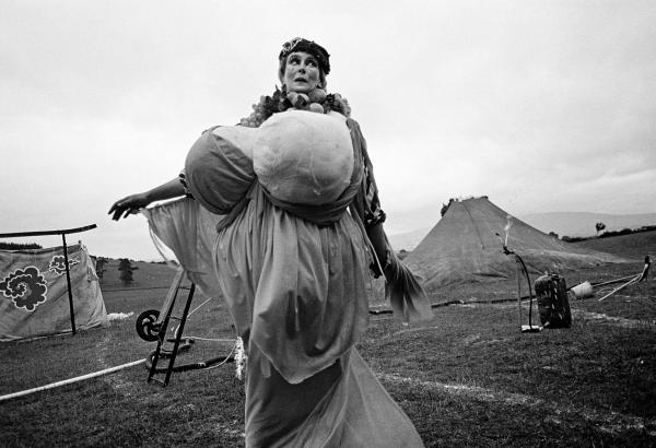 Performer Maggy Howarth as Sally Ocean in “Uppendown Mooney” written by Adrian Mitchell. Hilltop Farm, Wennington, Lancashire. July 1978