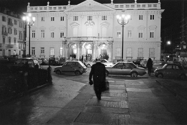 Julian Bream arriving for his performance at the Turin Conservatory. 18 March 1981