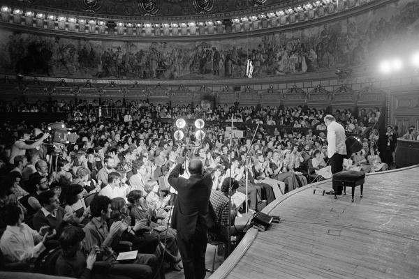 Julian Bream, Romanian Athenaeum, Bucharest. September 1981