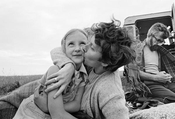 Stanley Graham, mill engineer, with wife Vera and daughter Janet enjoying a weekend picnic. July 1976