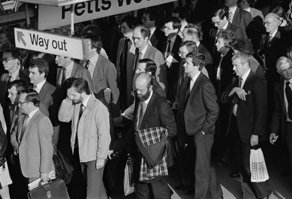 Commuters on the way home, Petts Wood station. April 1985